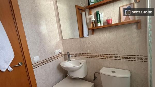 Piso de 2 dormitorios en alquiler en el Sector Sur, Sevilla