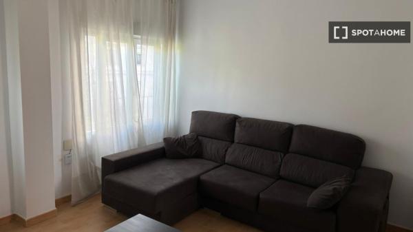 Piso de 2 dormitorios en alquiler en el Sector Sur, Sevilla