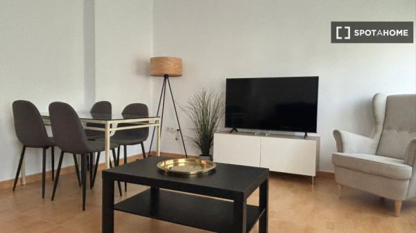 Piso de 2 dormitorios en alquiler en el Sector Sur, Sevilla