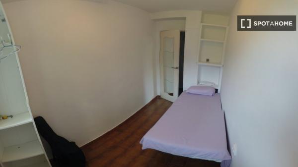 Piso de 3 dormitorios en alquiler en La Oliva, Sevilla