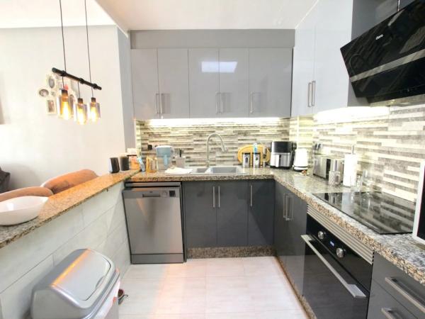 Chalet adosado en calle la Boheme