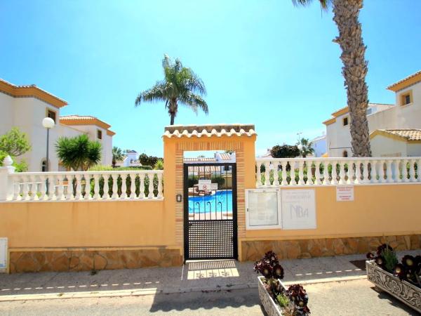 Chalet adosado en calle la Boheme