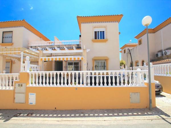 Chalet adosado en calle la Boheme