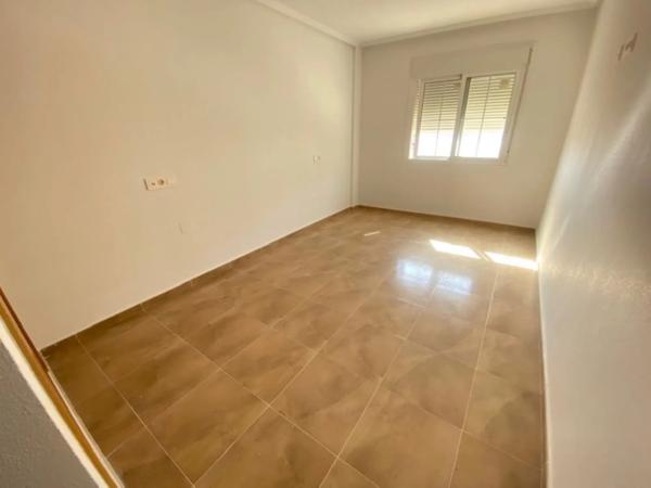 Piso en calle Escuelas r Bon