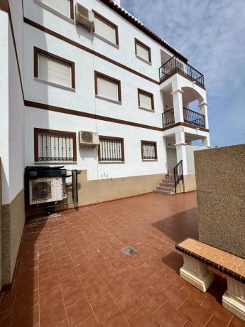 Casa independiente en calle Torre de Pisa