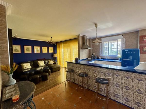 Casa independiente en calle Torre de Pisa