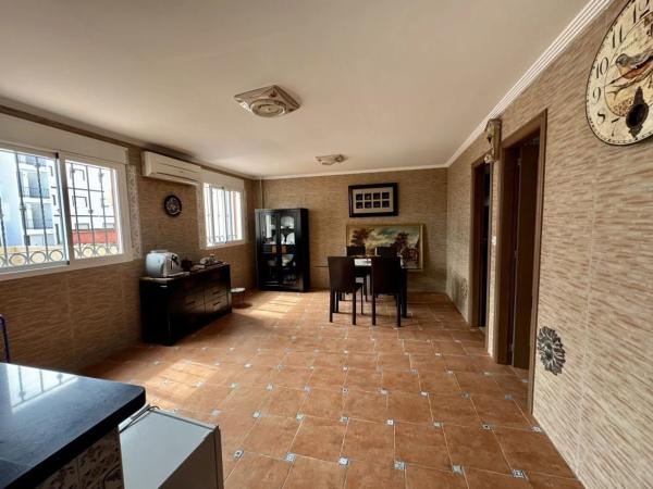 Casa independiente en calle Torre de Pisa