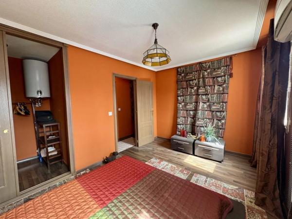 Casa independiente en calle Torre de Pisa