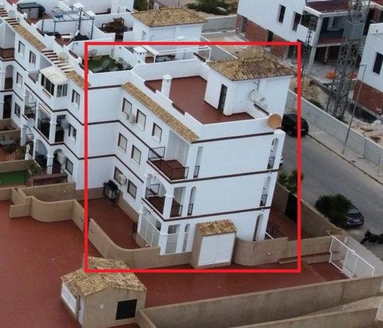 Casa independiente en calle Torre de Pisa