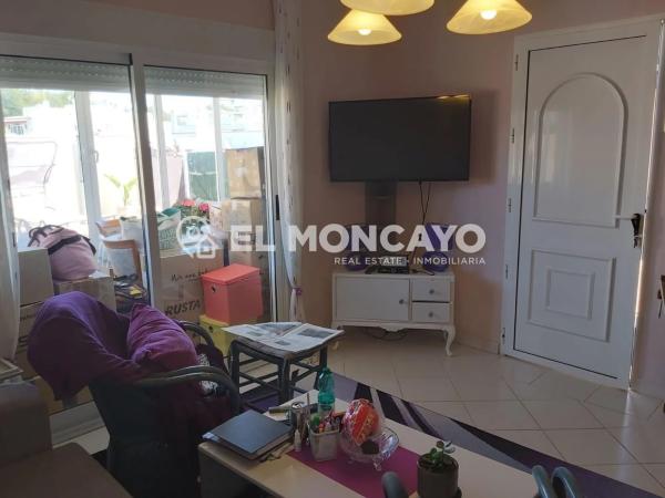 Casa independiente en avenida de las Carreras