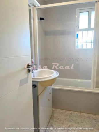 Chalet pareado en calle Guapiles, 1