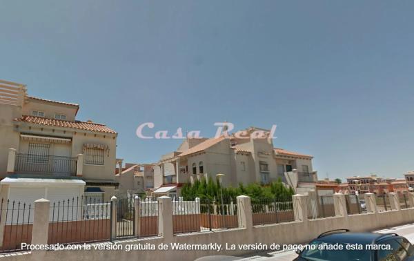 Chalet pareado en calle Guapiles, 1