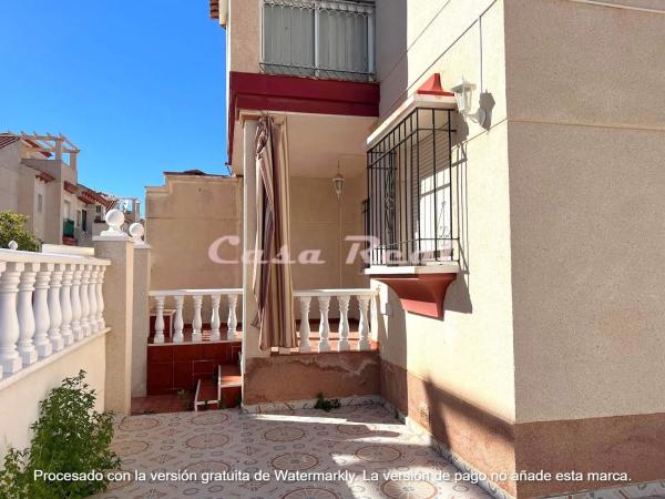 Chalet pareado en calle Guapiles, 1