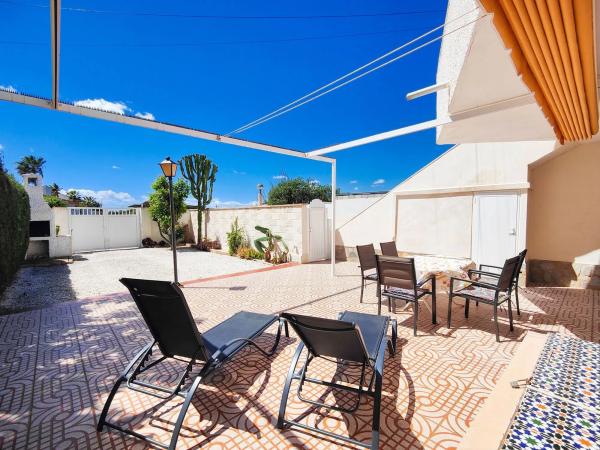 Chalet adosado en calle Isla Ibiza s/n