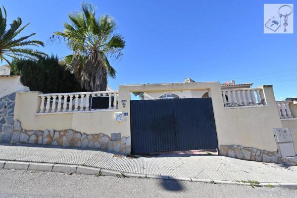 Chalet en Barrio Lomas de Cabo Roig-Los Dolses