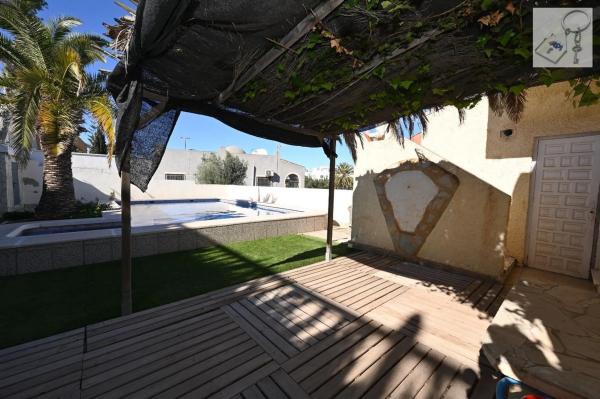 Chalet en Barrio Lomas de Cabo Roig-Los Dolses