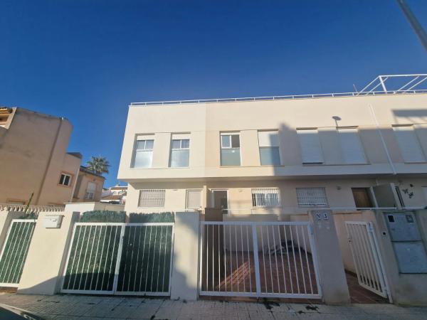 Chalet adosado en cilantro