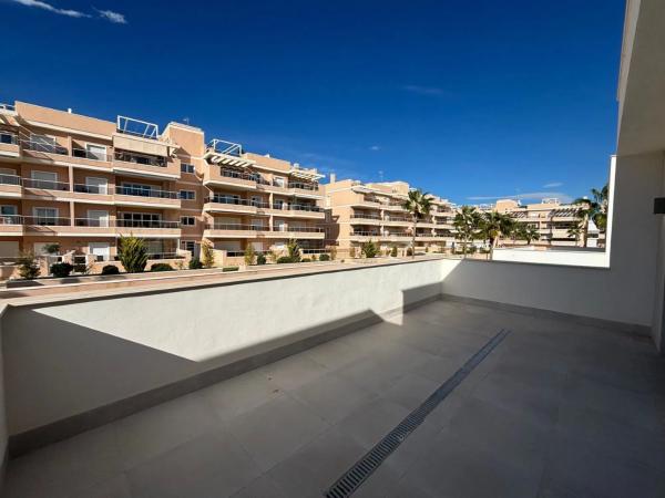 Chalet pareado en calle Canela