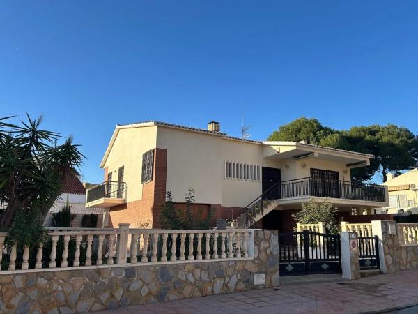 Casa independiente en avenida de la Playa