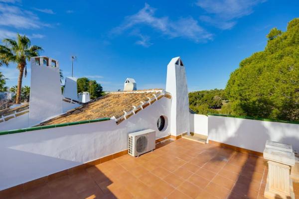 Chalet pareado en calle Manuel de Falla