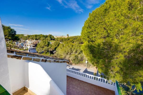 Chalet pareado en calle Manuel de Falla