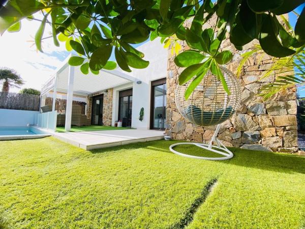 Casa independiente en calle Jónico