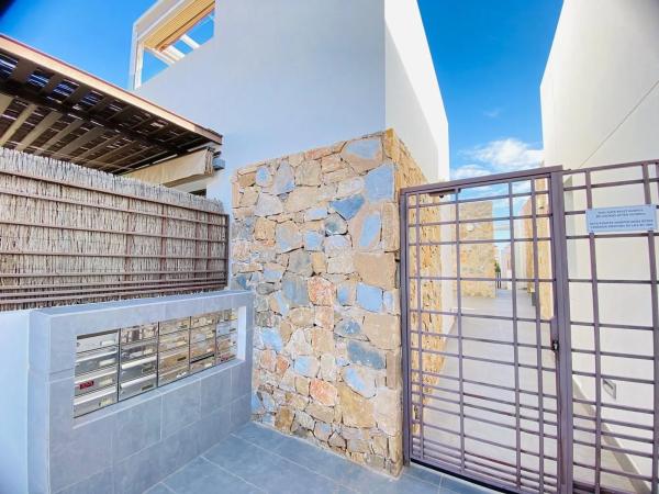 Casa independiente en calle Jónico