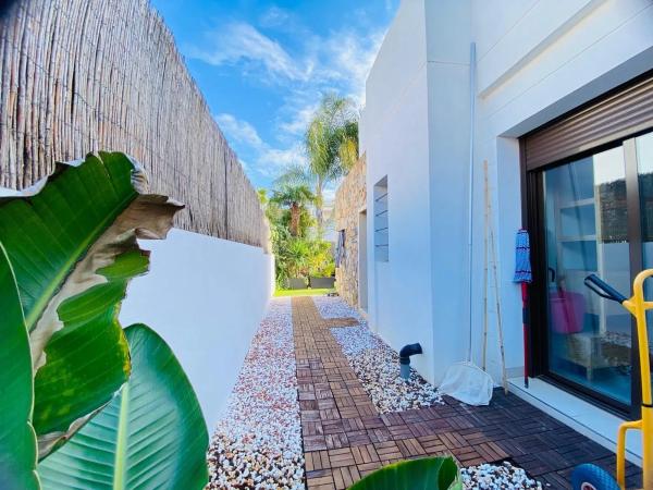 Casa independiente en calle Jónico