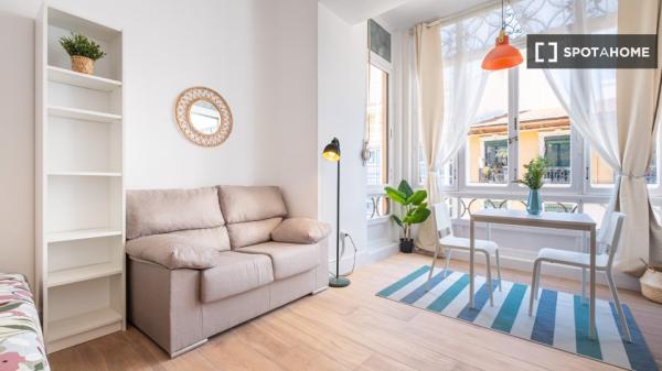 Room in shared flat for rent, Alicante