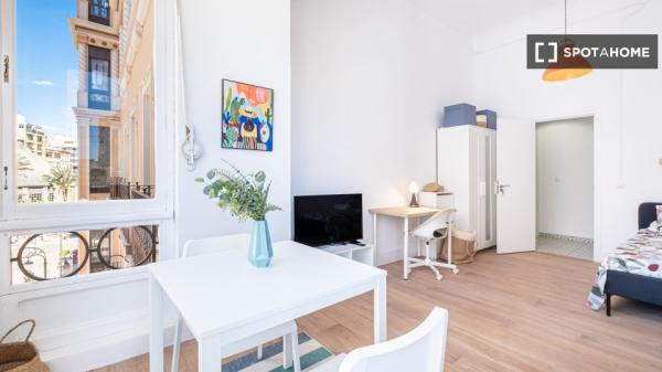 Room in shared flat for rent, Alicante