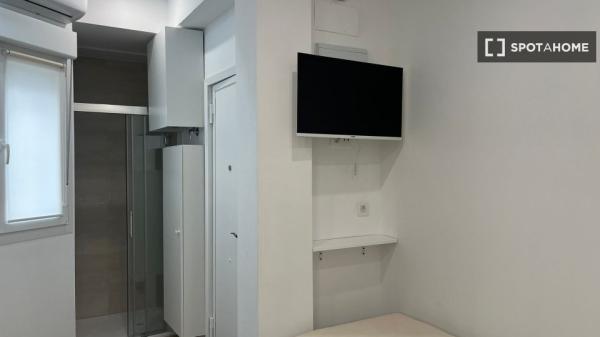 Estudio en alquiler en Los Remedios, Sevilla