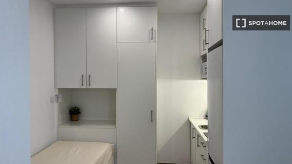 Estudio en alquiler en Los Remedios, Sevilla