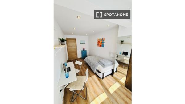 Room in shared apartment in Santander