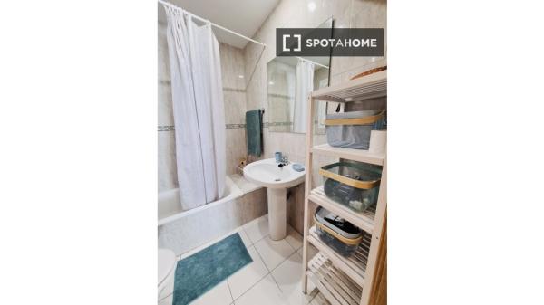 Room in shared apartment in Santander