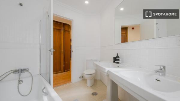 Habitación en piso compartido en alquiler en Trafalgar, Madrid