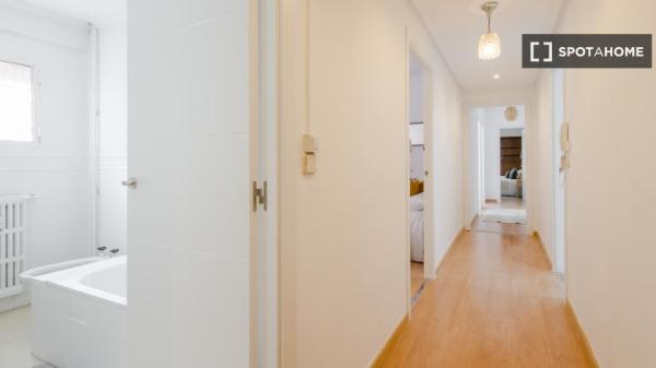 Habitación en piso compartido en alquiler en Trafalgar, Madrid