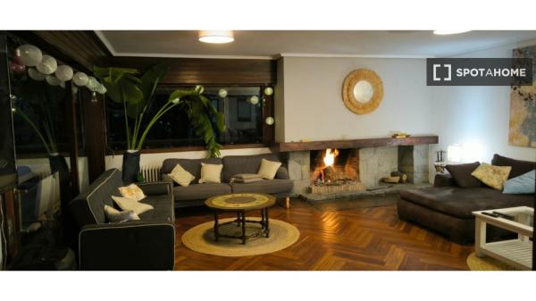 Chambre dans un appartement partagé à Getxo