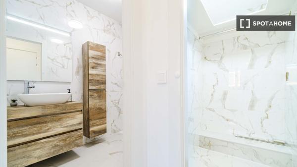 Apartamento de 2 dormitorios en alquiler en Calp, Alicante