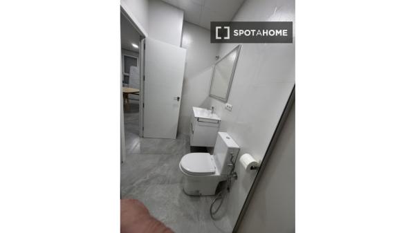 Habitación en piso compartido en alquiler en Elche