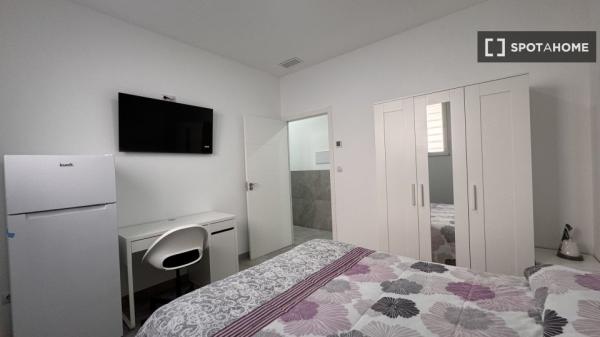 Pokój w mieszkaniu dzielonym do wynajęcia w Elche