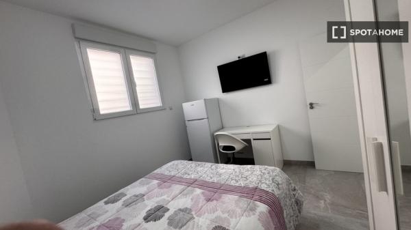 Habitación en piso compartido en alquiler en Elche
