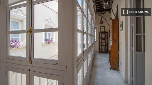 Piso de 3 dormitorios en alquiler en San Francisco-Mina, Cádiz