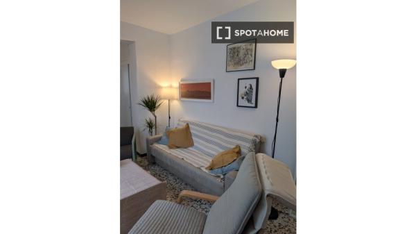 Piso de 3 dormitorios en alquiler en Feria, Sevilla