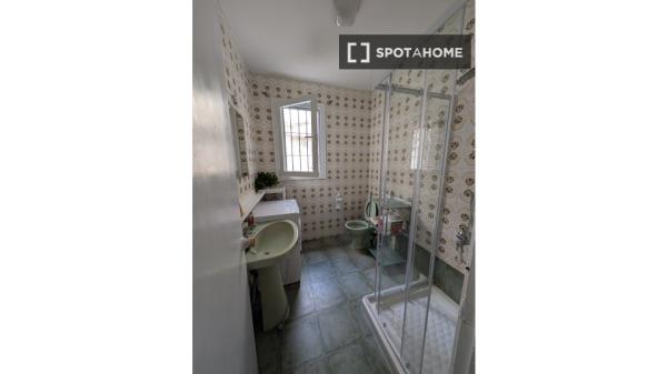 Piso de 3 dormitorios en alquiler en Feria, Sevilla