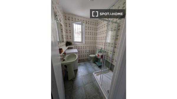 Piso de 3 dormitorios en alquiler en Feria, Sevilla