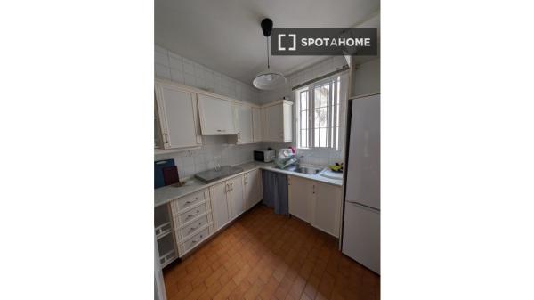 Piso de 3 dormitorios en alquiler en Feria, Sevilla