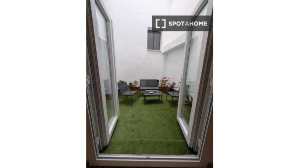 Piso de 3 dormitorios en alquiler en Feria, Sevilla