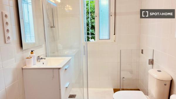 Apartamento de 3 dormitorios en alquiler en Los Remedios, Sevilla