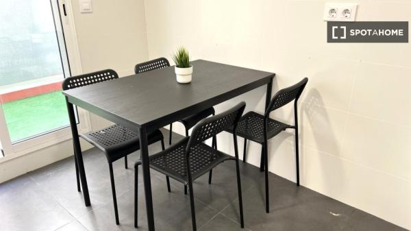 Piso de 6 habitaciones en alquiler en Benimaclet, Valencia