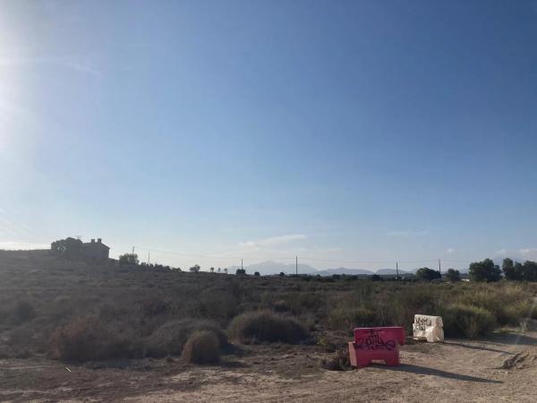 Terreno en calle Azafrán s/n